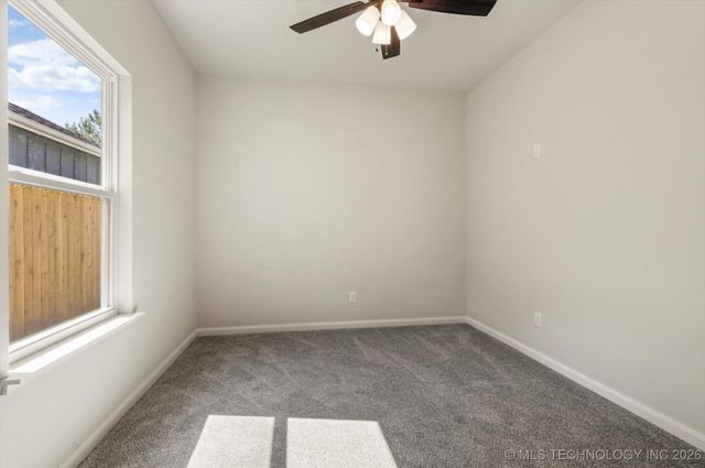 339 W Hickory Street, Coweta, OK 74429