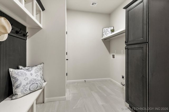 339 W Hickory Street, Coweta, OK 74429