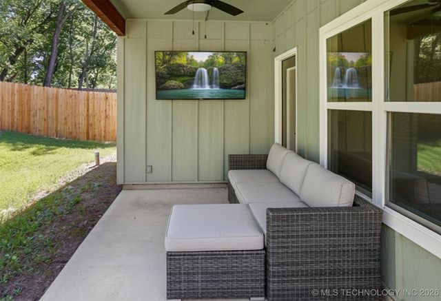 339 W Hickory Street, Coweta, OK 74429