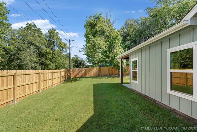 339 W Hickory Street, Coweta, OK 74429