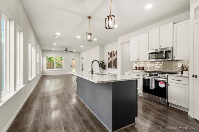 339 W Hickory Street, Coweta, OK 74429