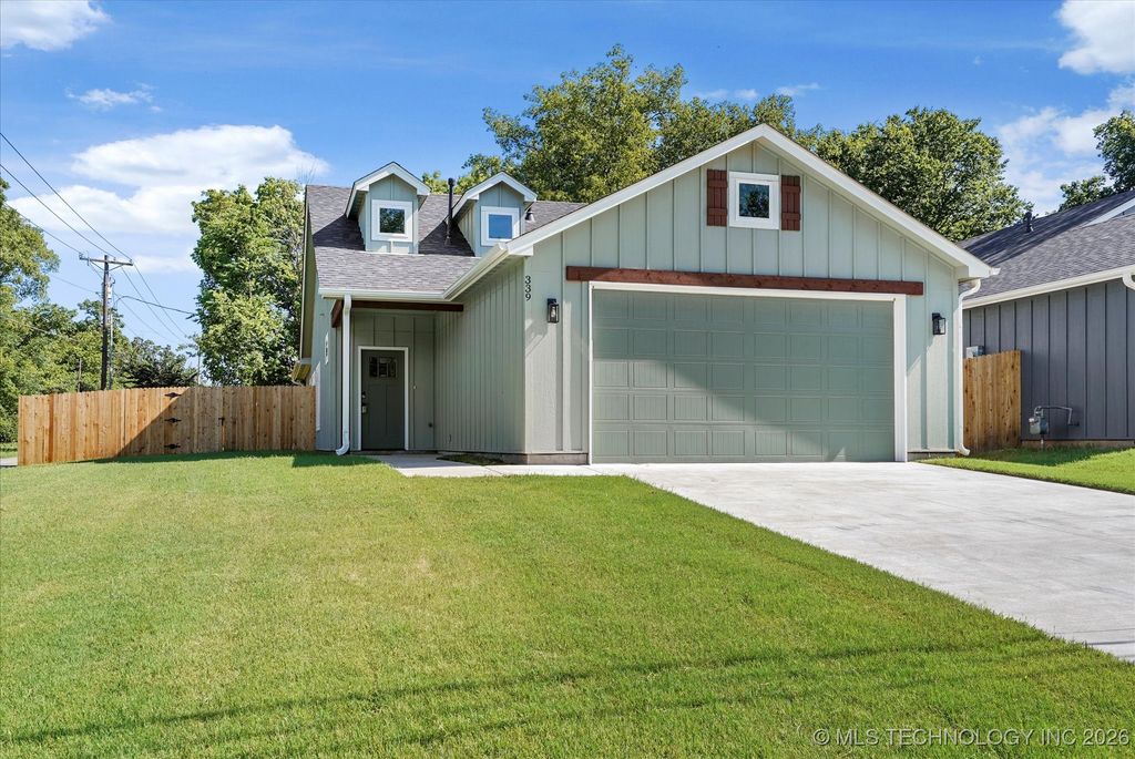 339 W Hickory Street, Coweta, OK 74429