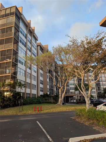 1000 E Saint Charles Place 519, Pembroke Pines, FL 33026