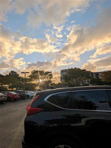 1000 E Saint Charles Place 519, Pembroke Pines, FL 33026