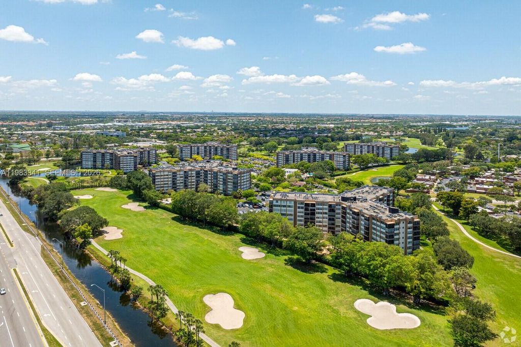 1000 E Saint Charles Place 519, Pembroke Pines, FL 33026