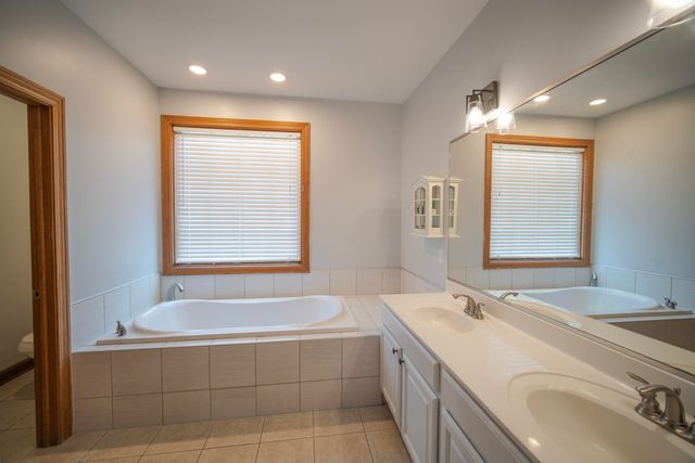 13376 Hawthorne Court, Demotte, IN 46310