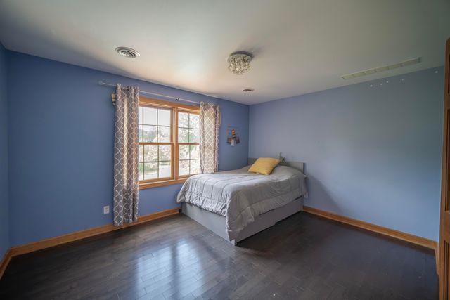 13376 Hawthorne Court, Demotte, IN 46310