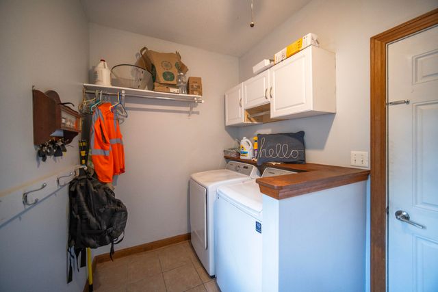 13376 Hawthorne Court, Demotte, IN 46310