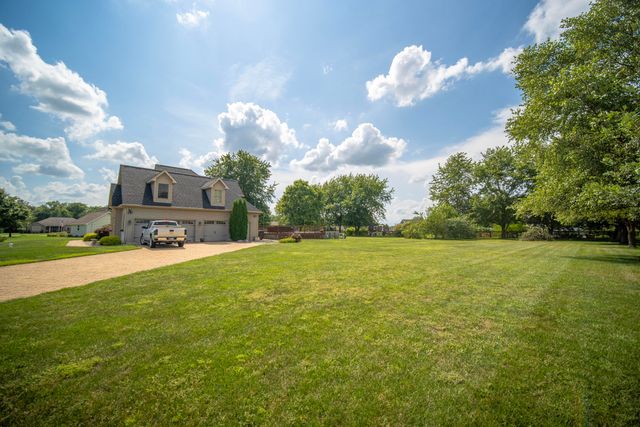 13376 Hawthorne Court, Demotte, IN 46310