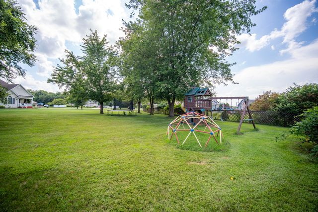 13376 Hawthorne Court, Demotte, IN 46310