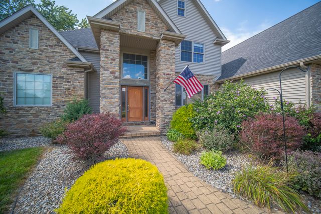 13376 Hawthorne Court, Demotte, IN 46310