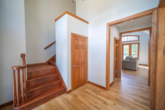 13376 Hawthorne Court, Demotte, IN 46310