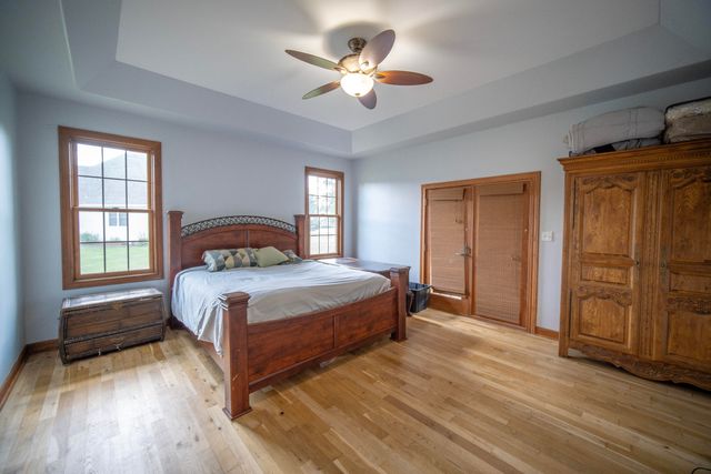 13376 Hawthorne Court, Demotte, IN 46310