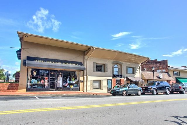 2113 Buford Town Drive, Buford, GA 30518