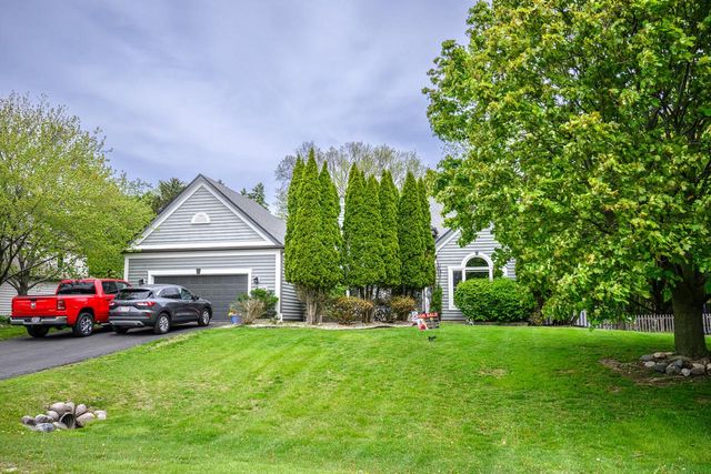 370 Smythe DRIVE, Williams Bay, WI 53191