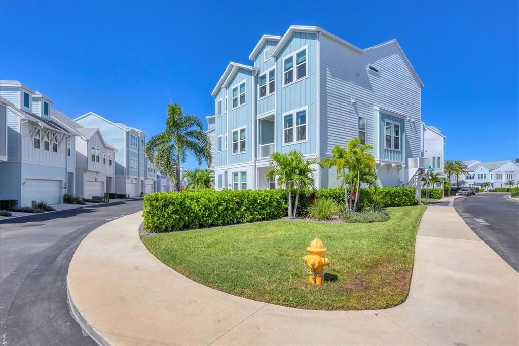 2353 LINDSTROM STREET, Sarasota, FL 34237