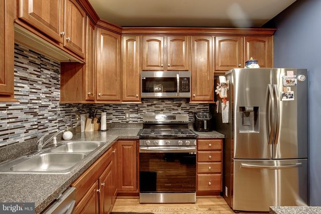 8 PEPPERMINT DR, Lumberton, NJ 08048