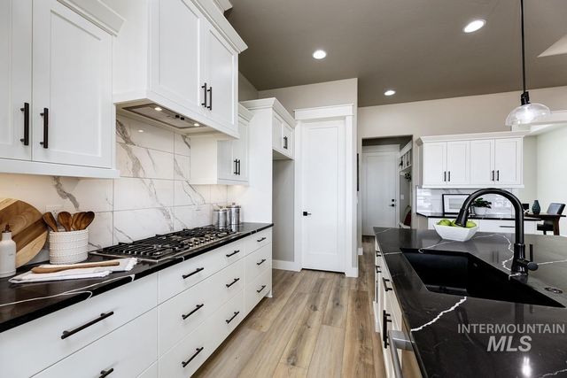 24860 Farm Dale Ave, Caldwell, ID 83607