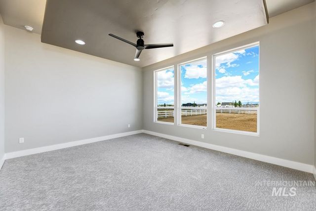 24860 Farm Dale Ave, Caldwell, ID 83607