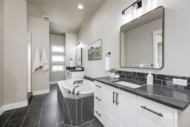 24860 Farm Dale Ave, Caldwell, ID 83607