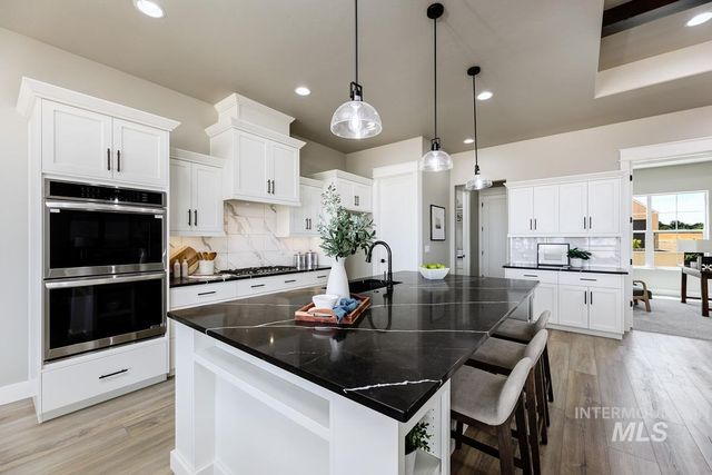 24860 Farm Dale Ave, Caldwell, ID 83607