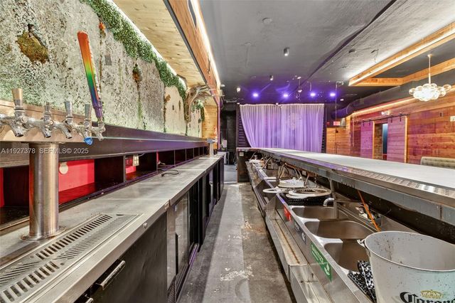 1216 Washington AVE, Miami Beach, FL 33139