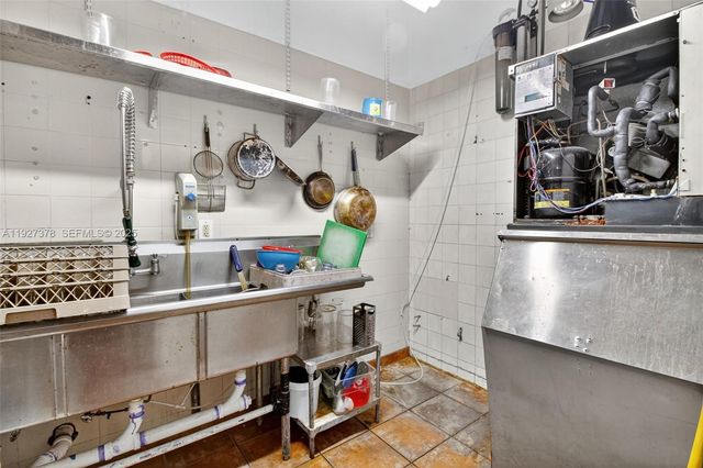 1216 Washington AVE, Miami Beach, FL 33139