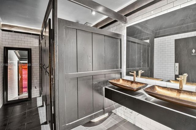 1216 Washington AVE, Miami Beach, FL 33139