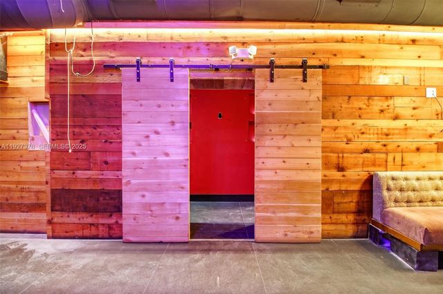 1216 Washington AVE, Miami Beach, FL 33139