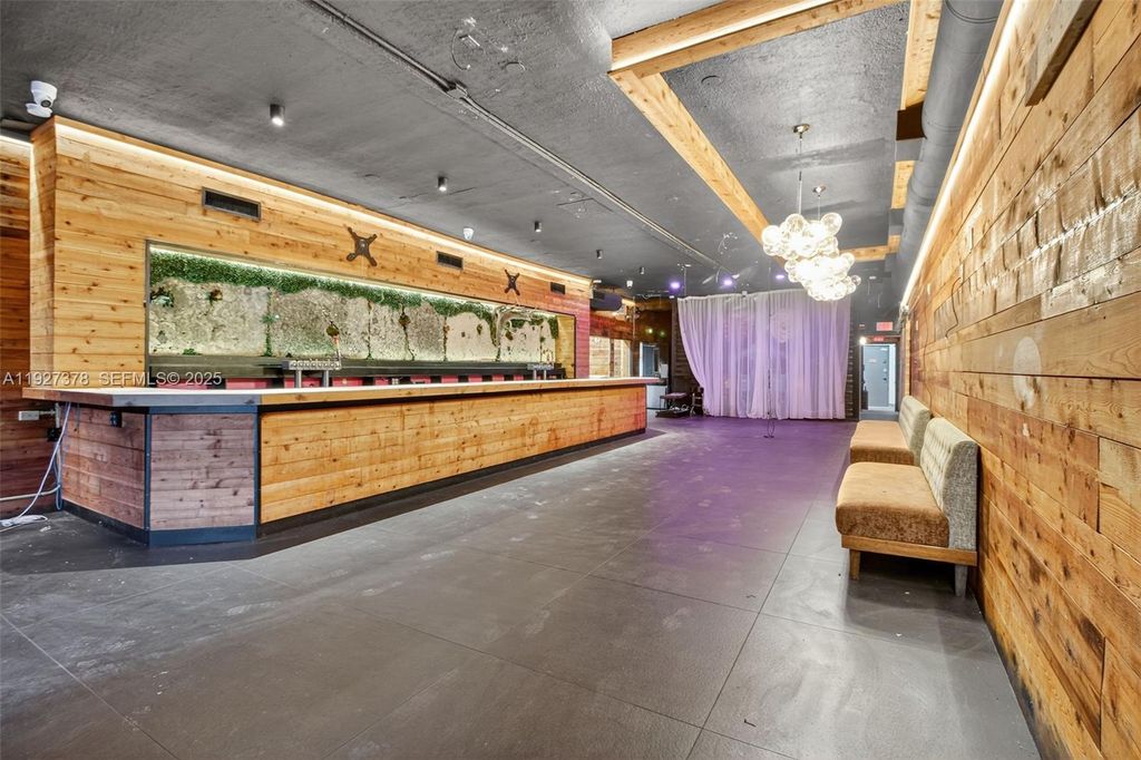 1216 Washington AVE, Miami Beach, FL 33139