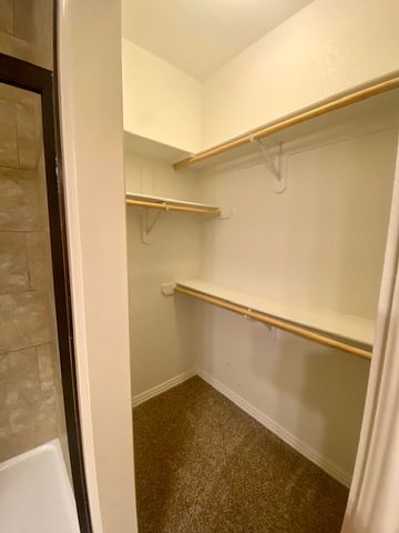 1047 N Leverett Avenue, Fayetteville, AR 72701