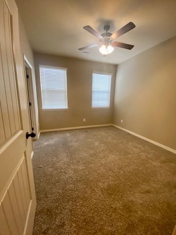 1047 N Leverett Avenue, Fayetteville, AR 72701