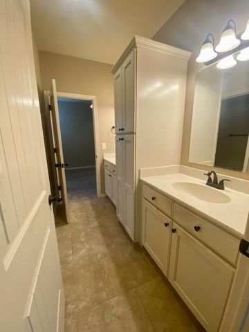 1047 N Leverett Avenue, Fayetteville, AR 72701