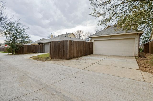 209 Riverdell Court, Lancaster, TX 75146