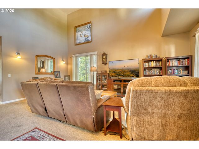 35140 ROBERTS Ln, St Helens, OR 97051