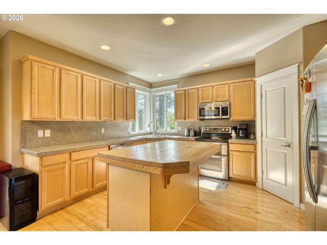 35140 ROBERTS Ln, St Helens, OR 97051
