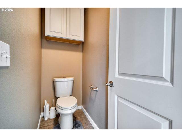35140 ROBERTS Ln, St Helens, OR 97051