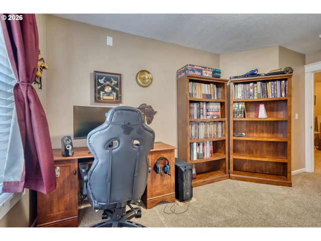 35140 ROBERTS Ln, St Helens, OR 97051