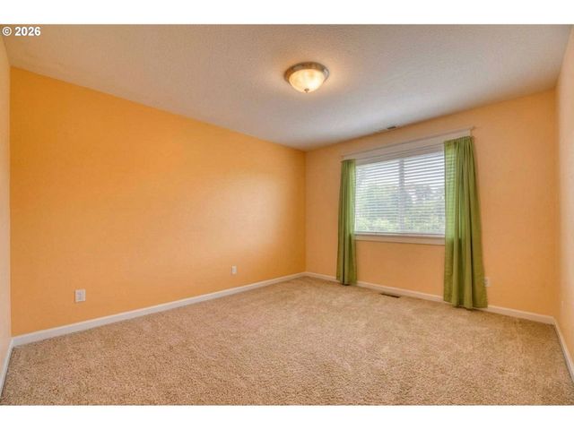 35140 ROBERTS Ln, St Helens, OR 97051