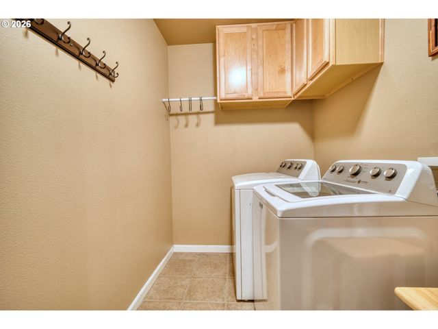 35140 ROBERTS Ln, St Helens, OR 97051