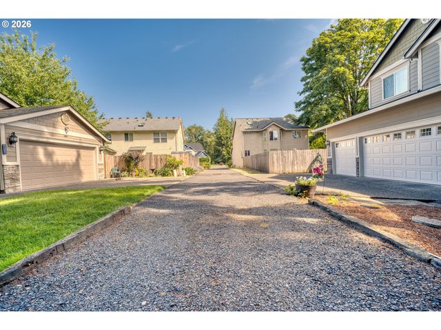 35140 ROBERTS Ln, St Helens, OR 97051