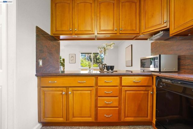 40300 Grimmer Blvd, Fremont, CA 94538