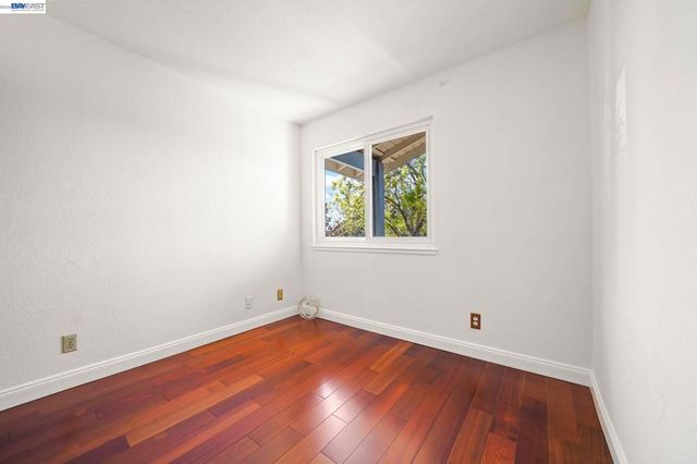 40300 Grimmer Blvd, Fremont, CA 94538