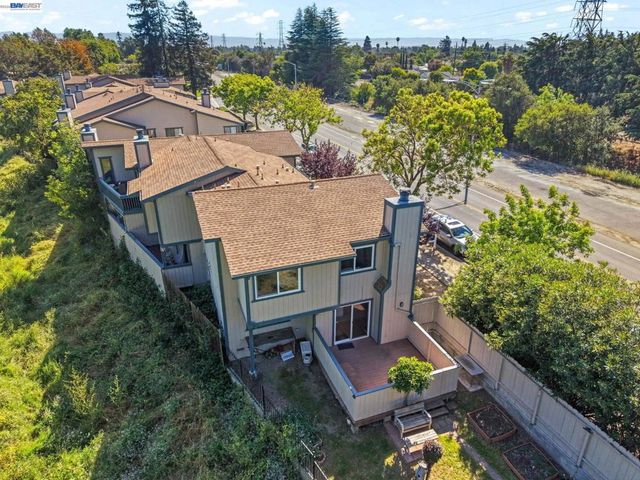 40300 Grimmer Blvd, Fremont, CA 94538