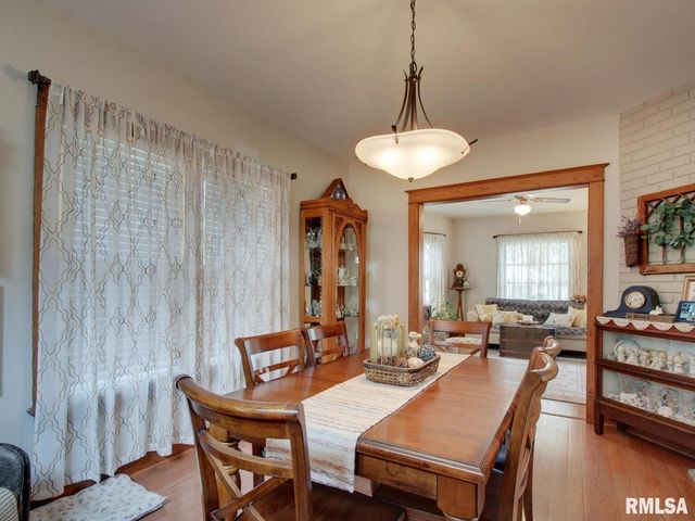 2048 LOCUST Street, Quincy, IL 62301