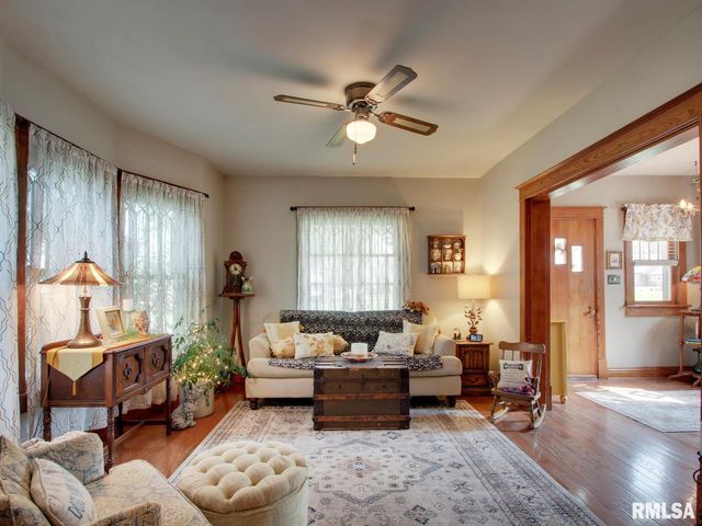 2048 LOCUST Street, Quincy, IL 62301