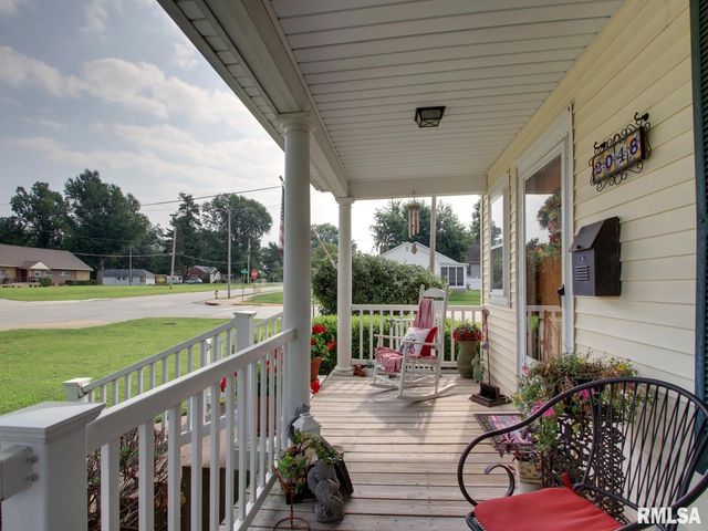 2048 LOCUST Street, Quincy, IL 62301