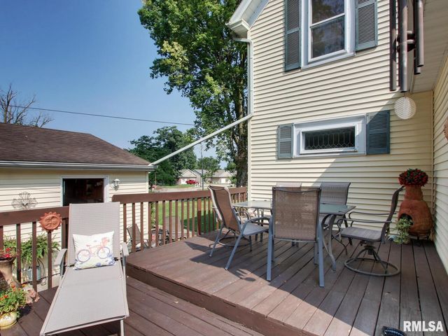 2048 LOCUST Street, Quincy, IL 62301