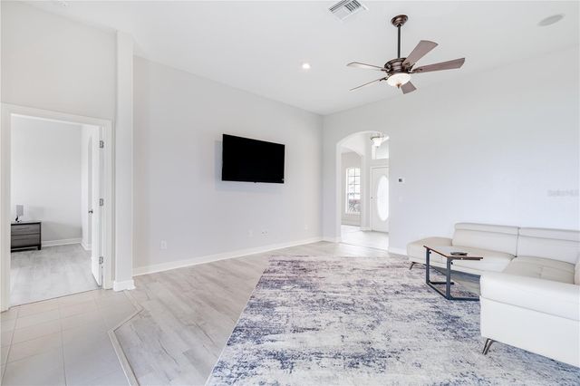 3804 BAYSHORE CIRCLE, Tavares, FL 32778