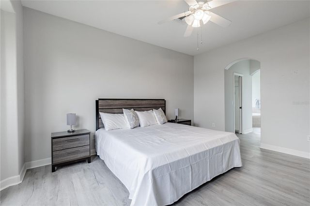 3804 BAYSHORE CIRCLE, Tavares, FL 32778